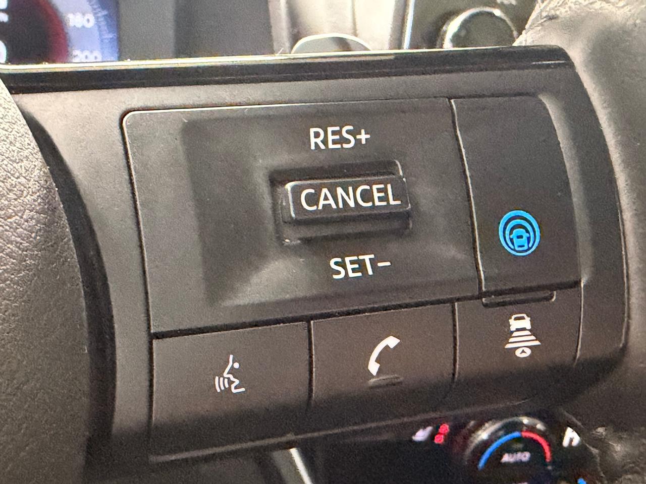 2023 Nissan Rogue Platinum AWD+HUD+BSM+Pano Roof+CLEAN CARFAX Photo6