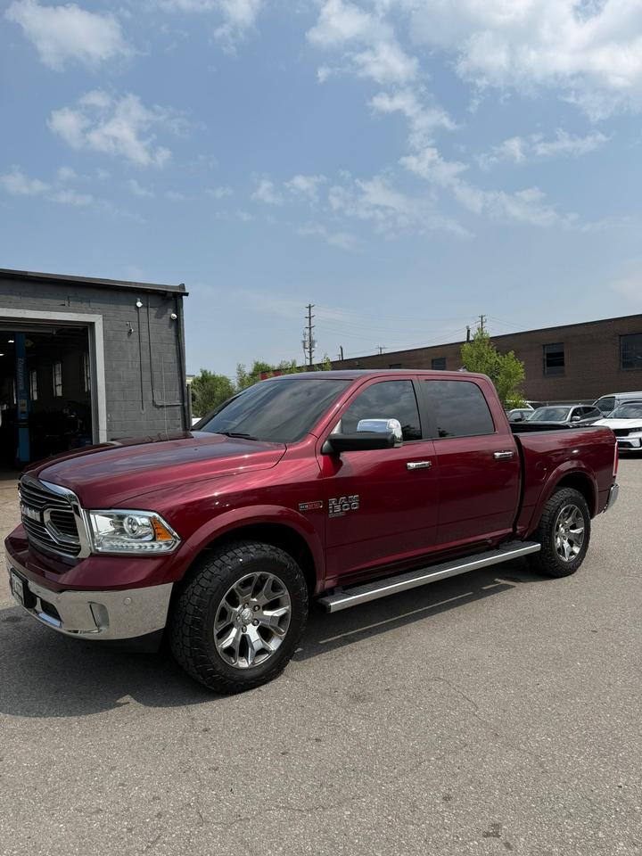 2019 RAM 1500 Classic Laramie Photo4