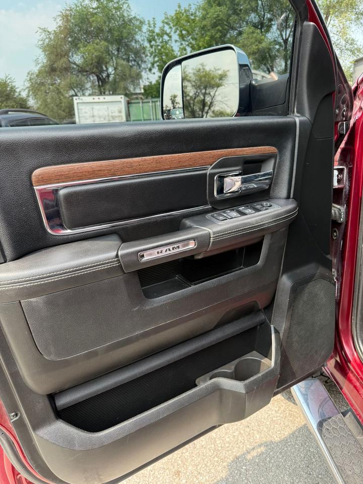 2019 RAM 1500 Classic Laramie Photo