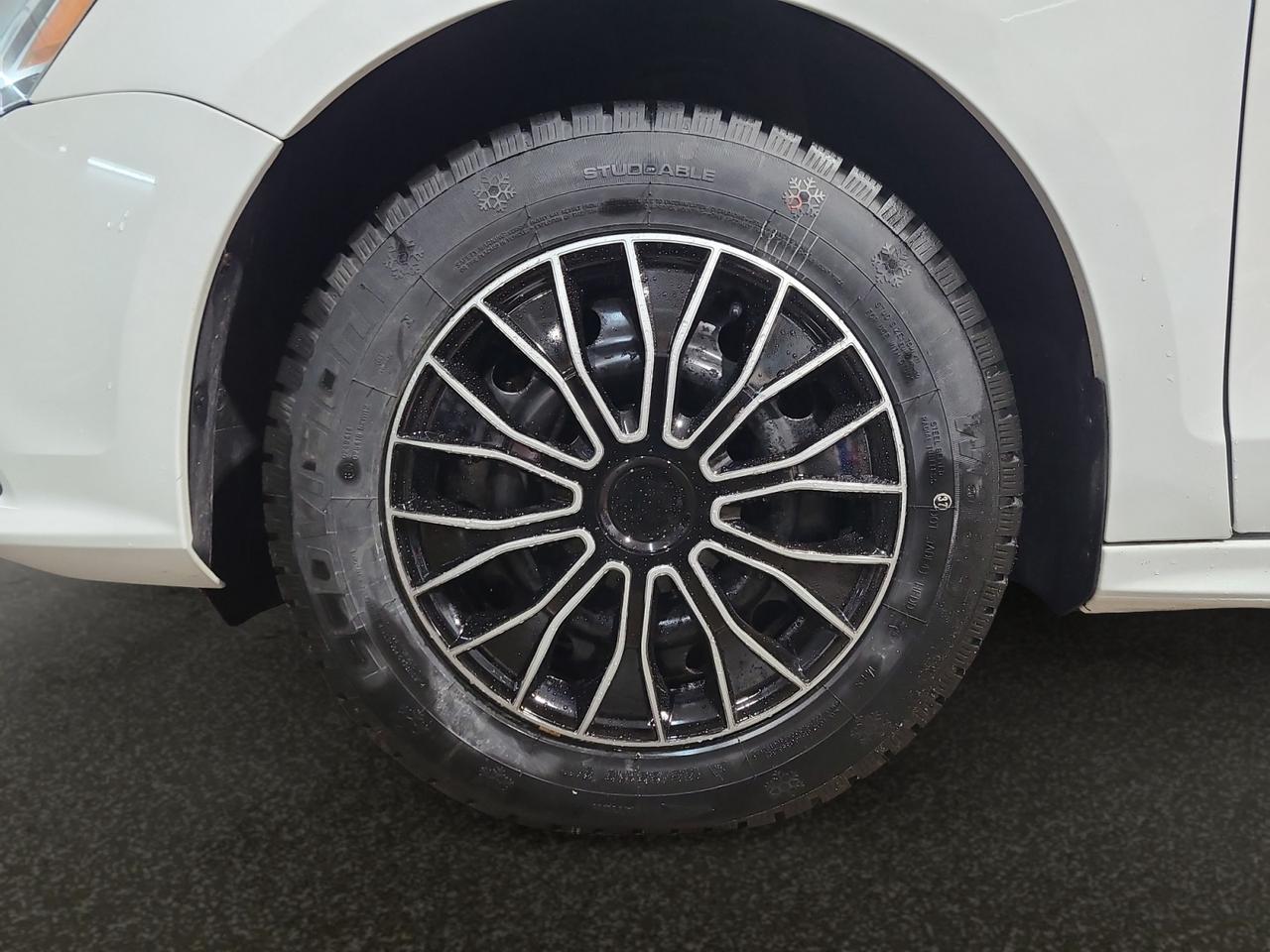 2016 Volkswagen Jetta 1.8T Sport - Photo #9