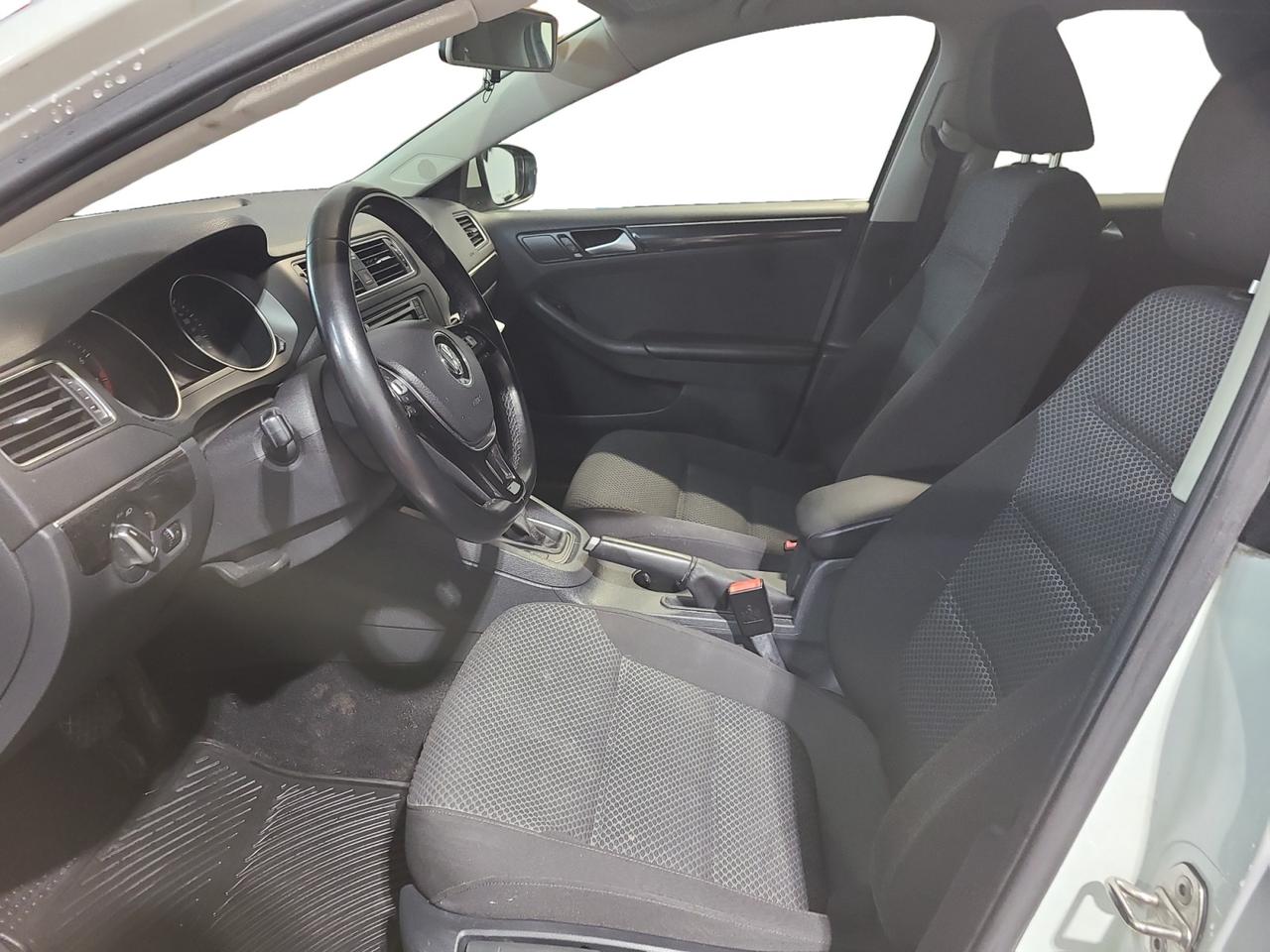 2016 Volkswagen Jetta 1.8T Sport Photo