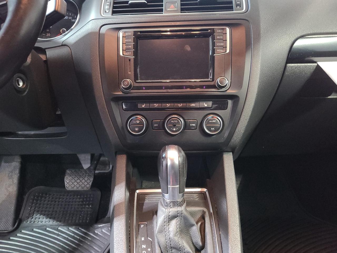 2016 Volkswagen Jetta 1.8T Sport Photo