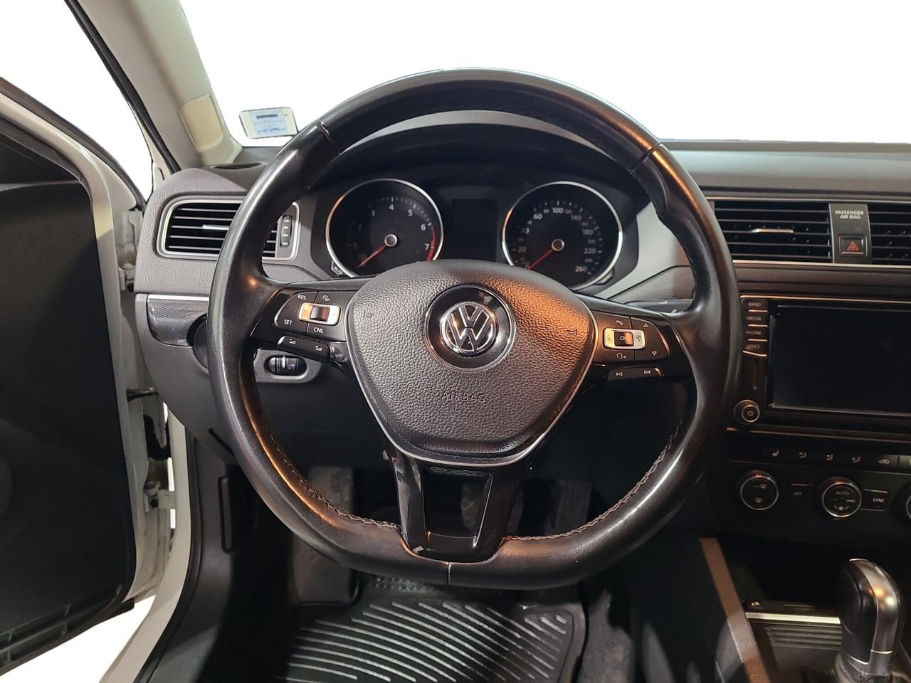 2016 Volkswagen Jetta 1.8T Sport Photo