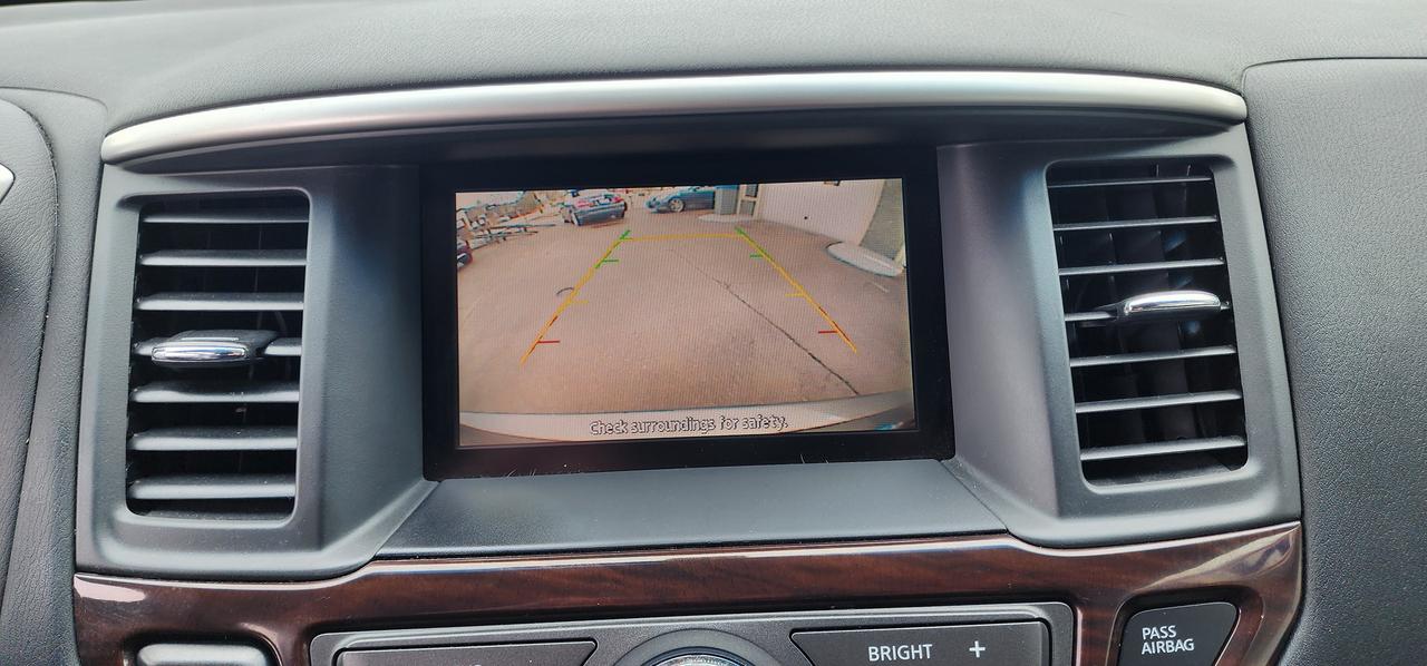 2016 Nissan Pathfinder SL- NEW BRAKES, TIRES, FULLY CERTIFIED !!! Photo