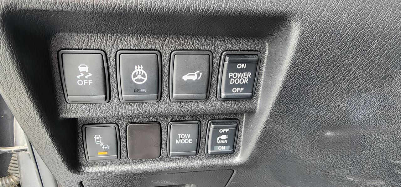 2016 Nissan Pathfinder SL- NEW BRAKES, TIRES, FULLY CERTIFIED !!! Photo