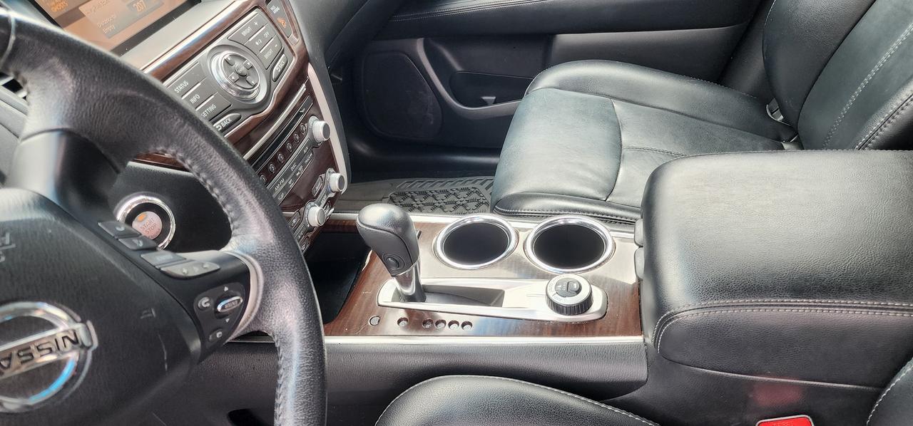 2016 Nissan Pathfinder SL- NEW BRAKES, TIRES, FULLY CERTIFIED !!! Photo