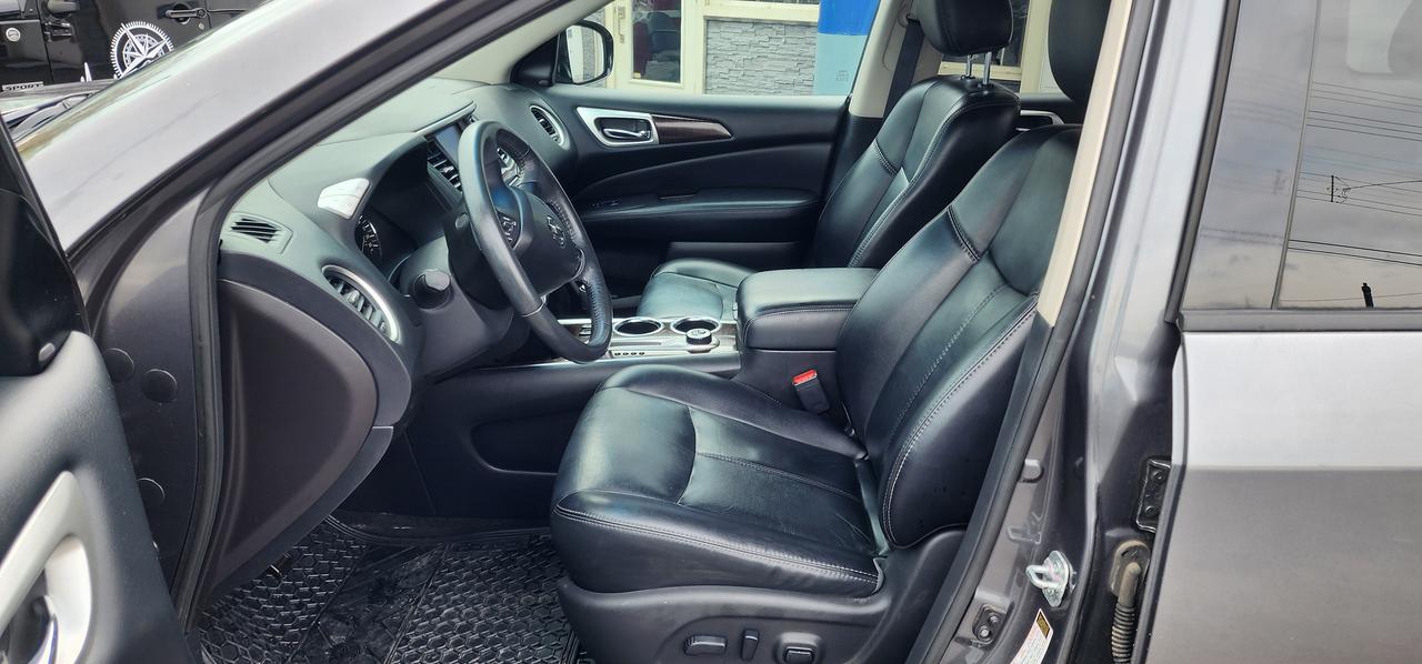 2016 Nissan Pathfinder SL- NEW BRAKES, TIRES, FULLY CERTIFIED !!! Photo