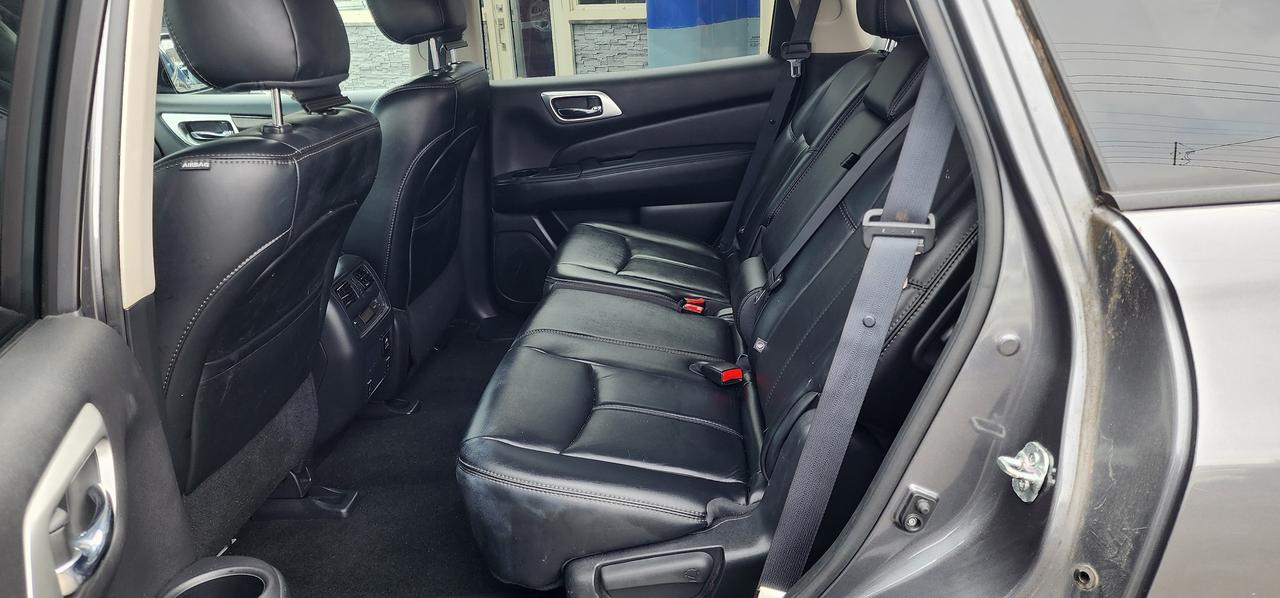 2016 Nissan Pathfinder SL- NEW BRAKES, TIRES, FULLY CERTIFIED !!! Photo