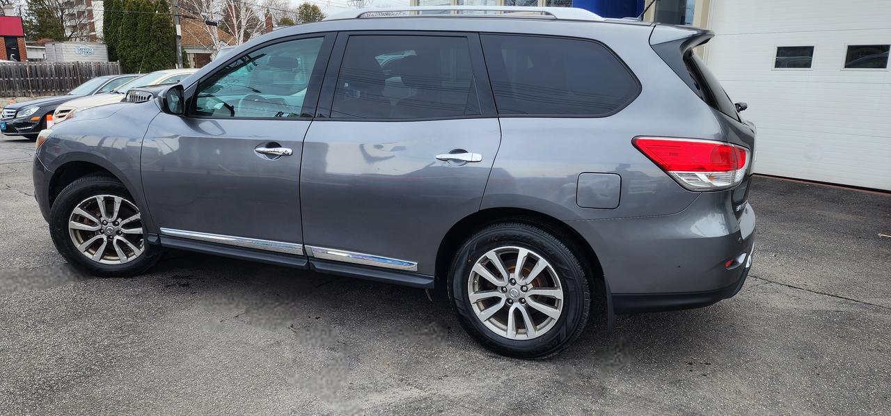 2016 Nissan Pathfinder SL- NEW BRAKES, TIRES, FULLY CERTIFIED !!! Photo