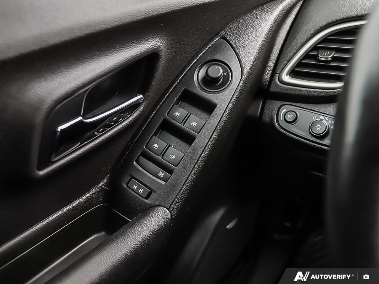 2019 Chevrolet Trax LT, LOW KM'S, REMOTE START, PWR S/ROOF, R/V CAM Photo