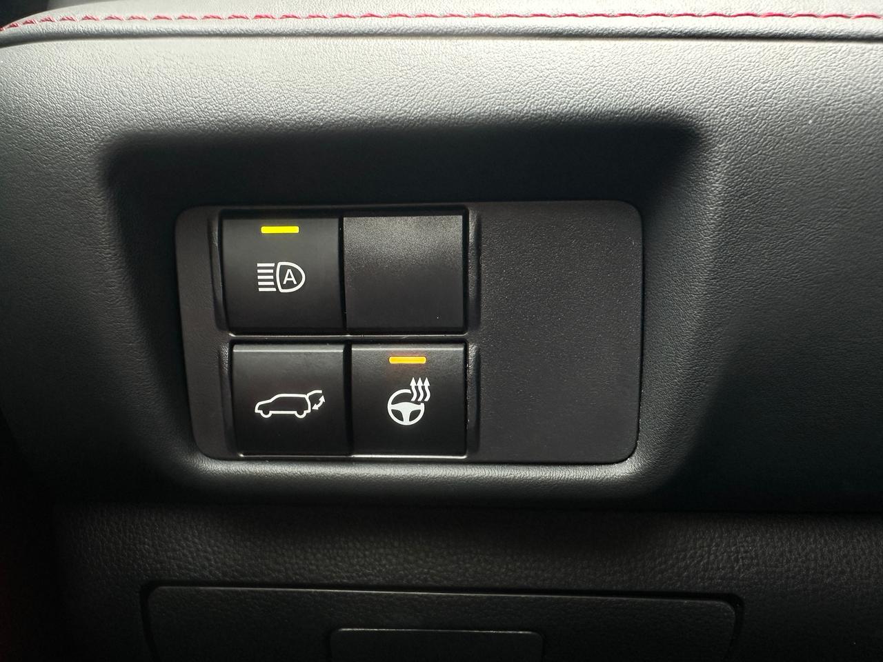 2022 Toyota Highlander XSE V6 AWD Heated Leather Sunroof BackupCam 3-Row Photo