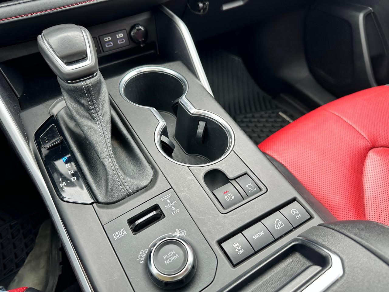 2022 Toyota Highlander XSE V6 AWD Heated Leather Sunroof BackupCam 3-Row Photo