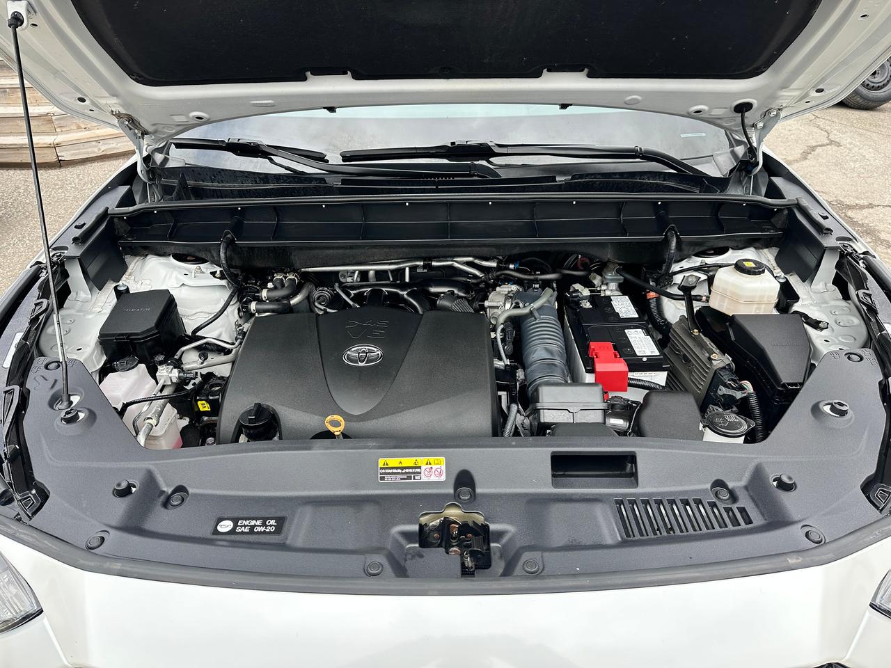 2022 Toyota Highlander XSE V6 AWD Heated Leather Sunroof BackupCam 3-Row Photo