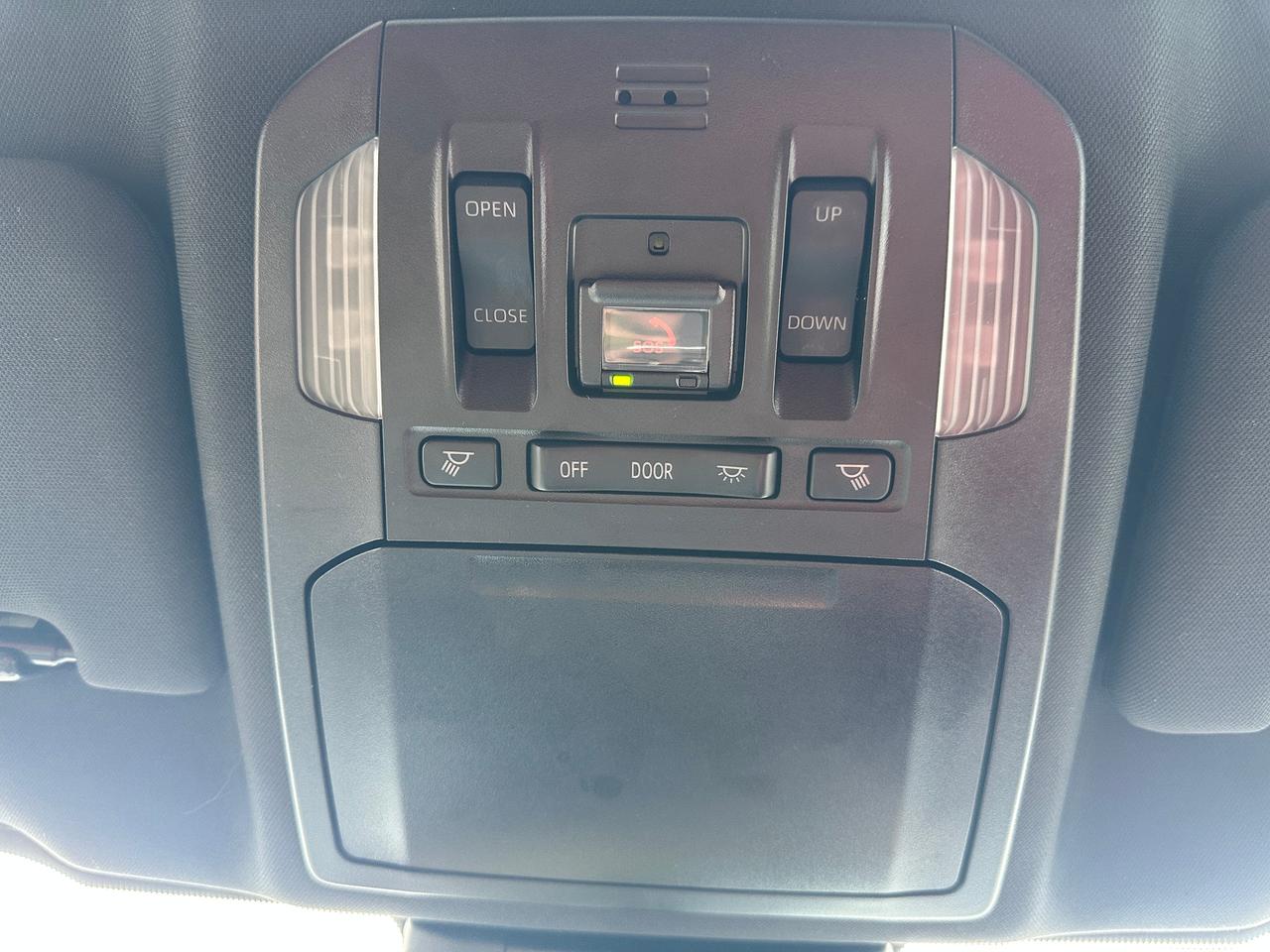 2022 Toyota Highlander XSE V6 AWD Heated Leather Sunroof BackupCam 3-Row Photo