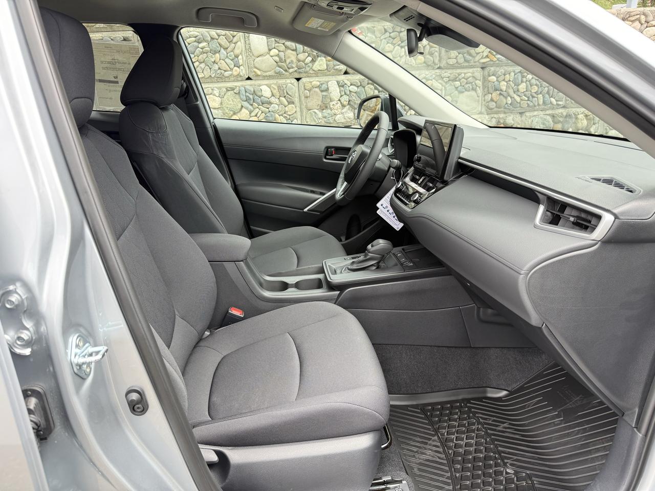 2026 Toyota Corolla Cross LE AWD Photo
