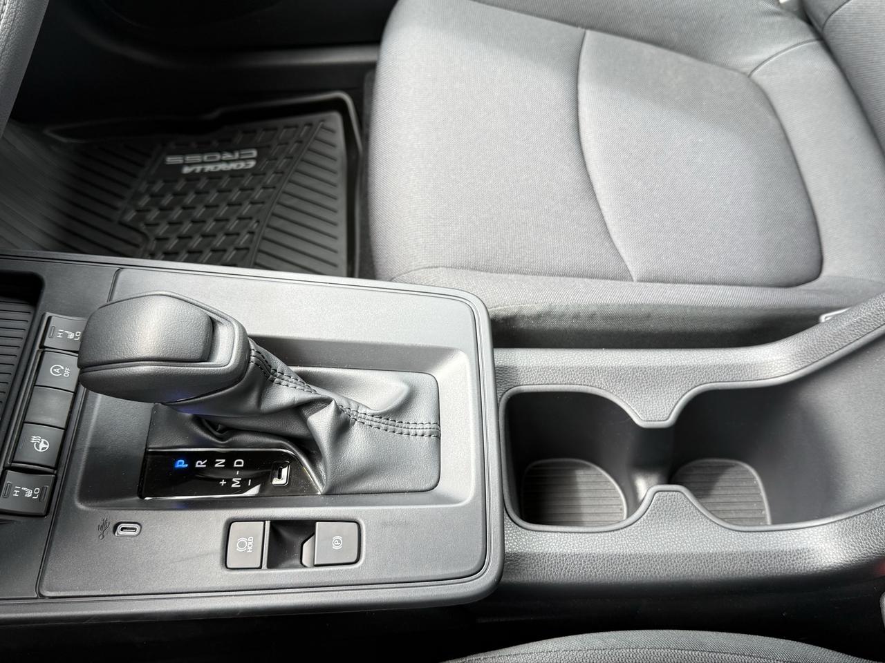2026 Toyota Corolla Cross LE AWD Photo