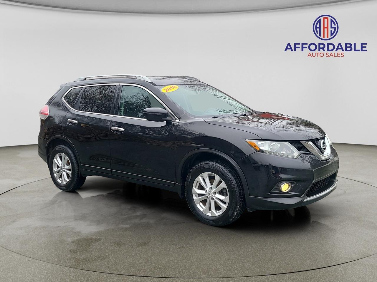 2016 Nissan Rogue SV - Photo #2