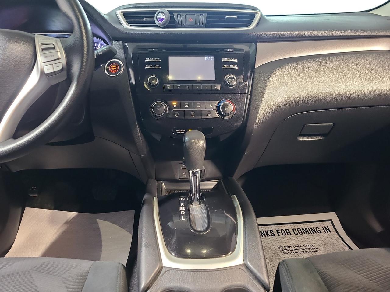 2016 Nissan Rogue SV - Photo #11