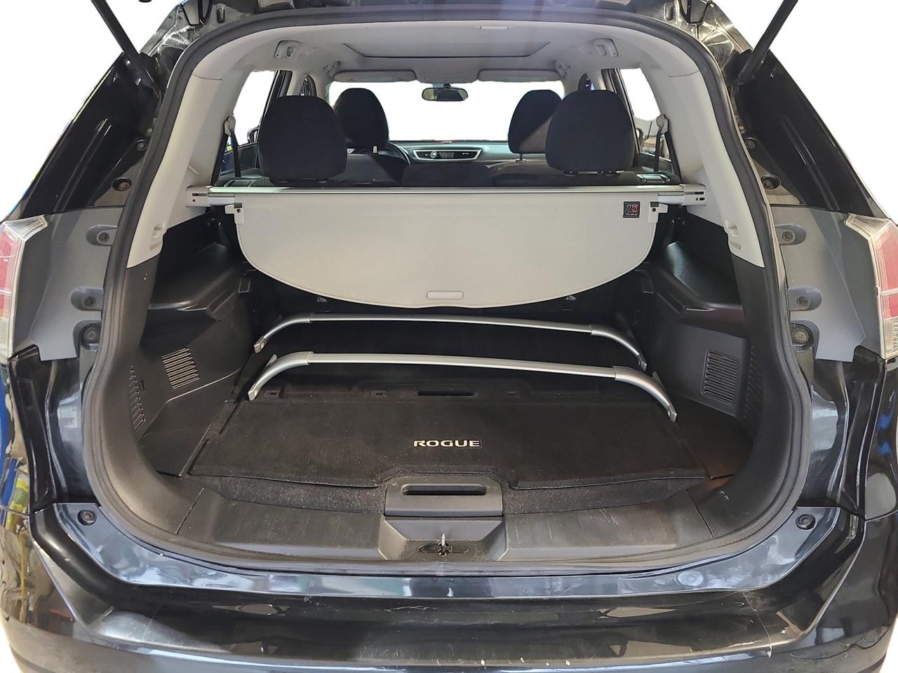 2016 Nissan Rogue SV - Photo #16