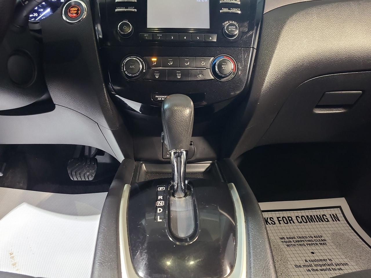 2016 Nissan Rogue SV - Photo #18