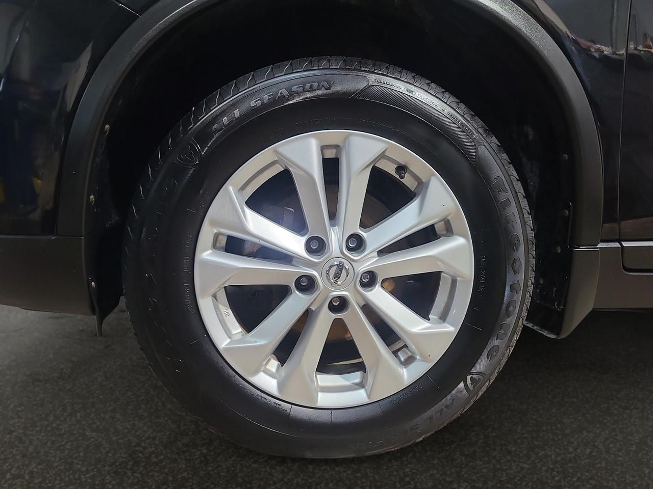 2016 Nissan Rogue SV - Photo #19