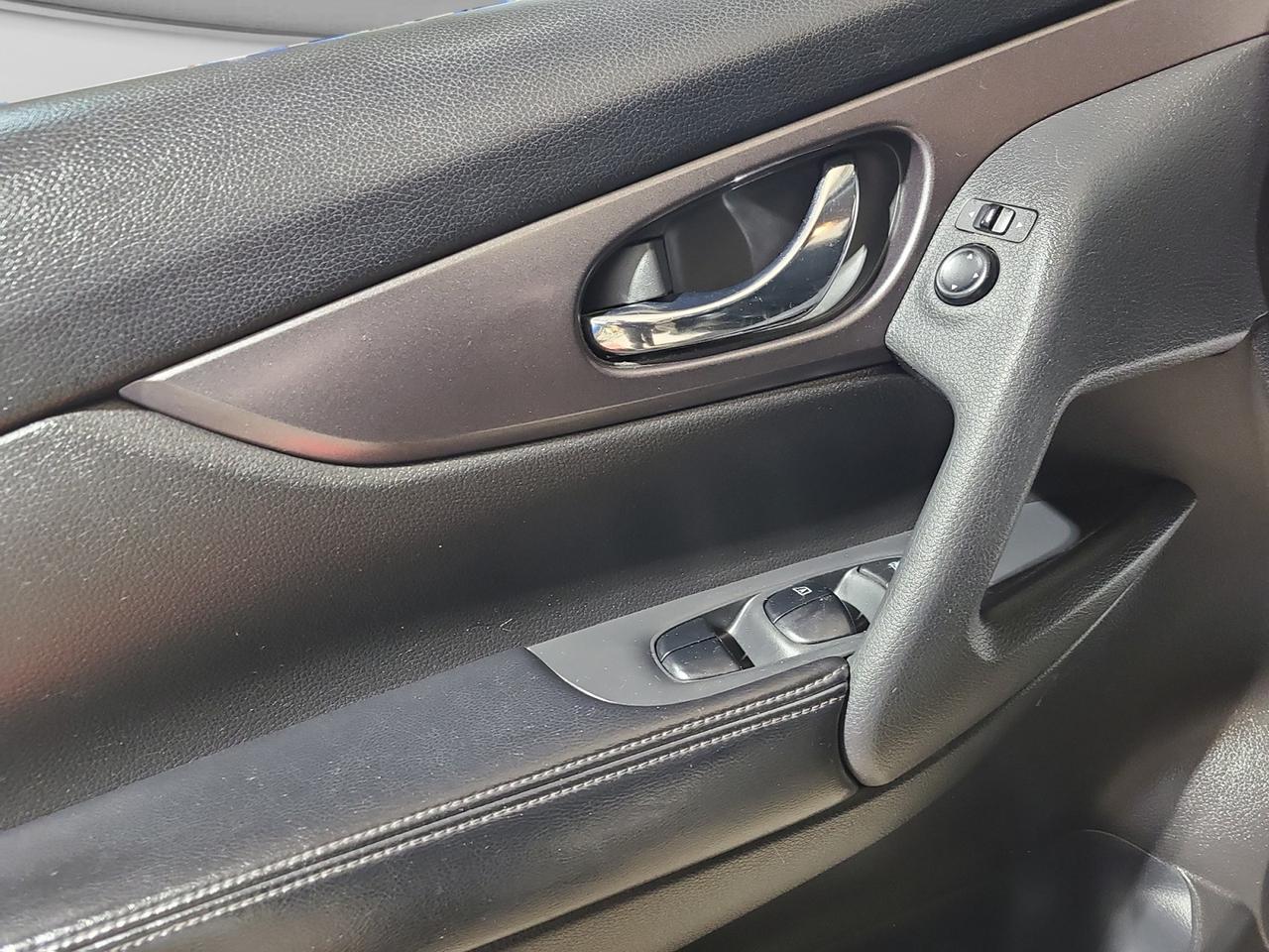 2016 Nissan Rogue SV - Photo #20