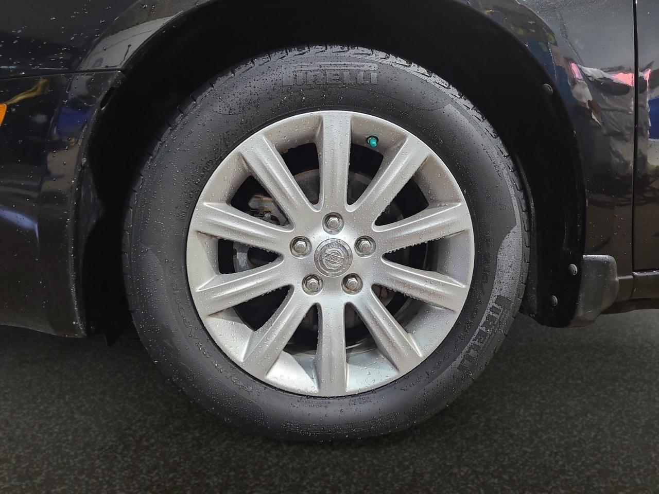 2010 Chrysler Sebring Touring - Photo #9