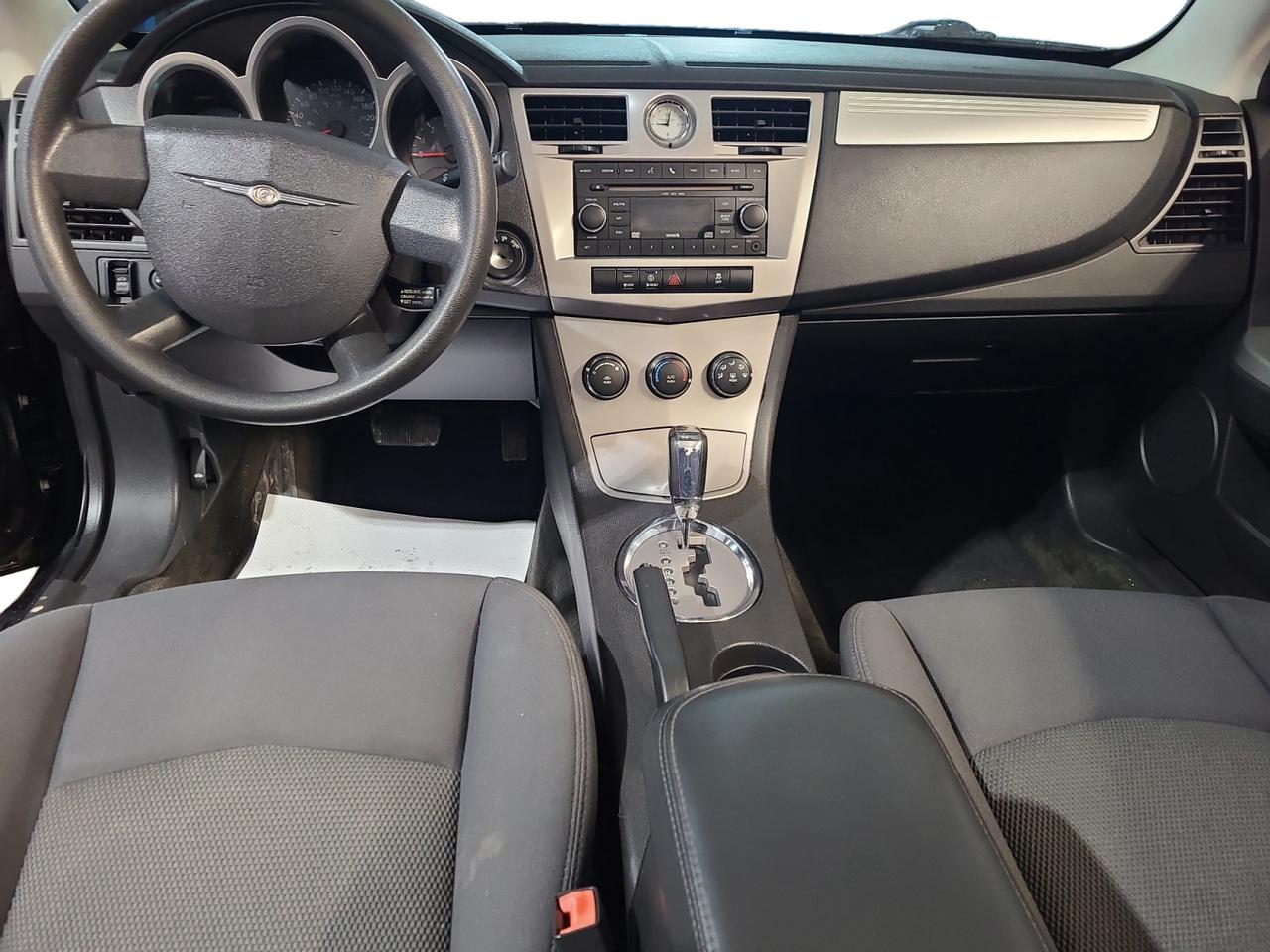 2010 Chrysler Sebring Touring - Photo #12