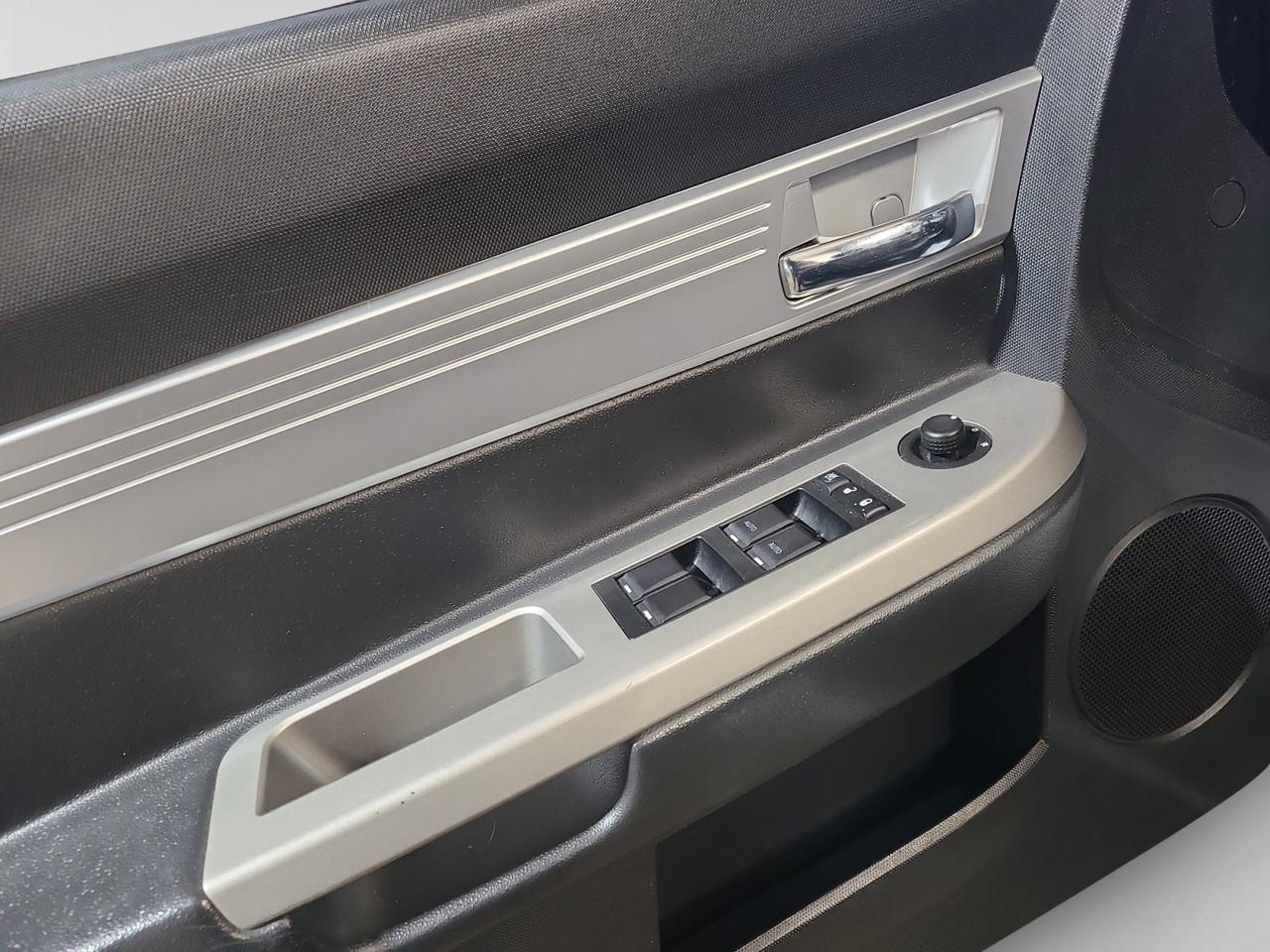 2010 Chrysler Sebring Touring - Photo #11