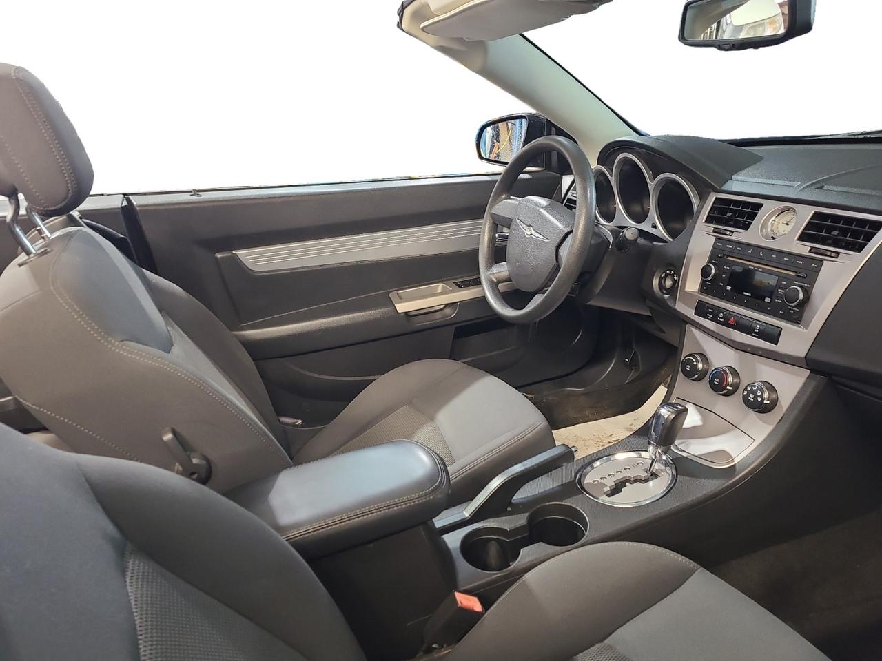 2010 Chrysler Sebring Touring - Photo #16