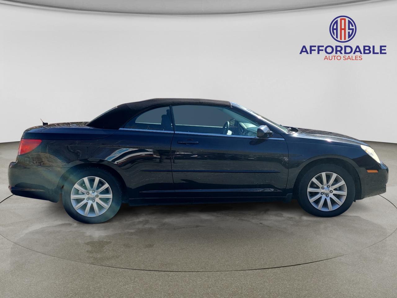 2010 Chrysler Sebring Touring Photo