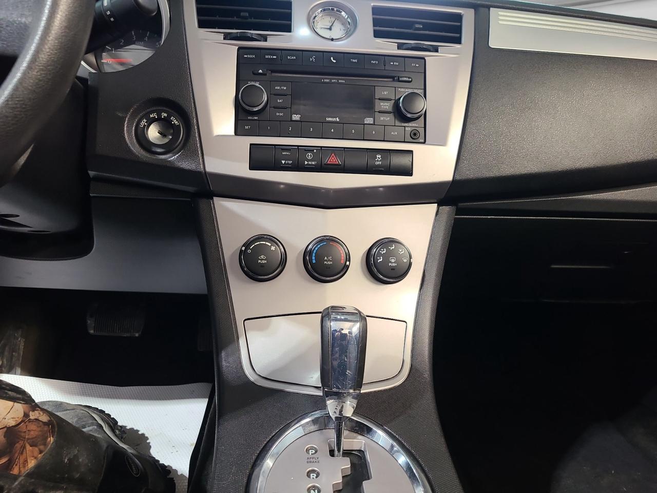 2010 Chrysler Sebring Touring Photo