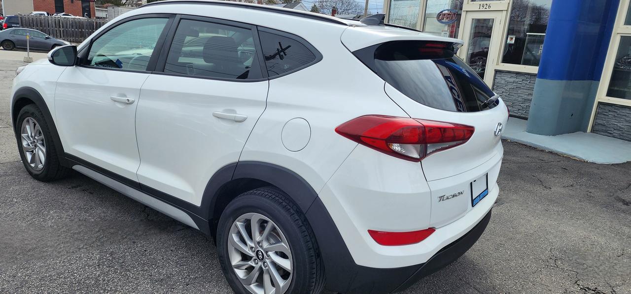 2018 Hyundai Tucson 2.0L SE AWD Photo