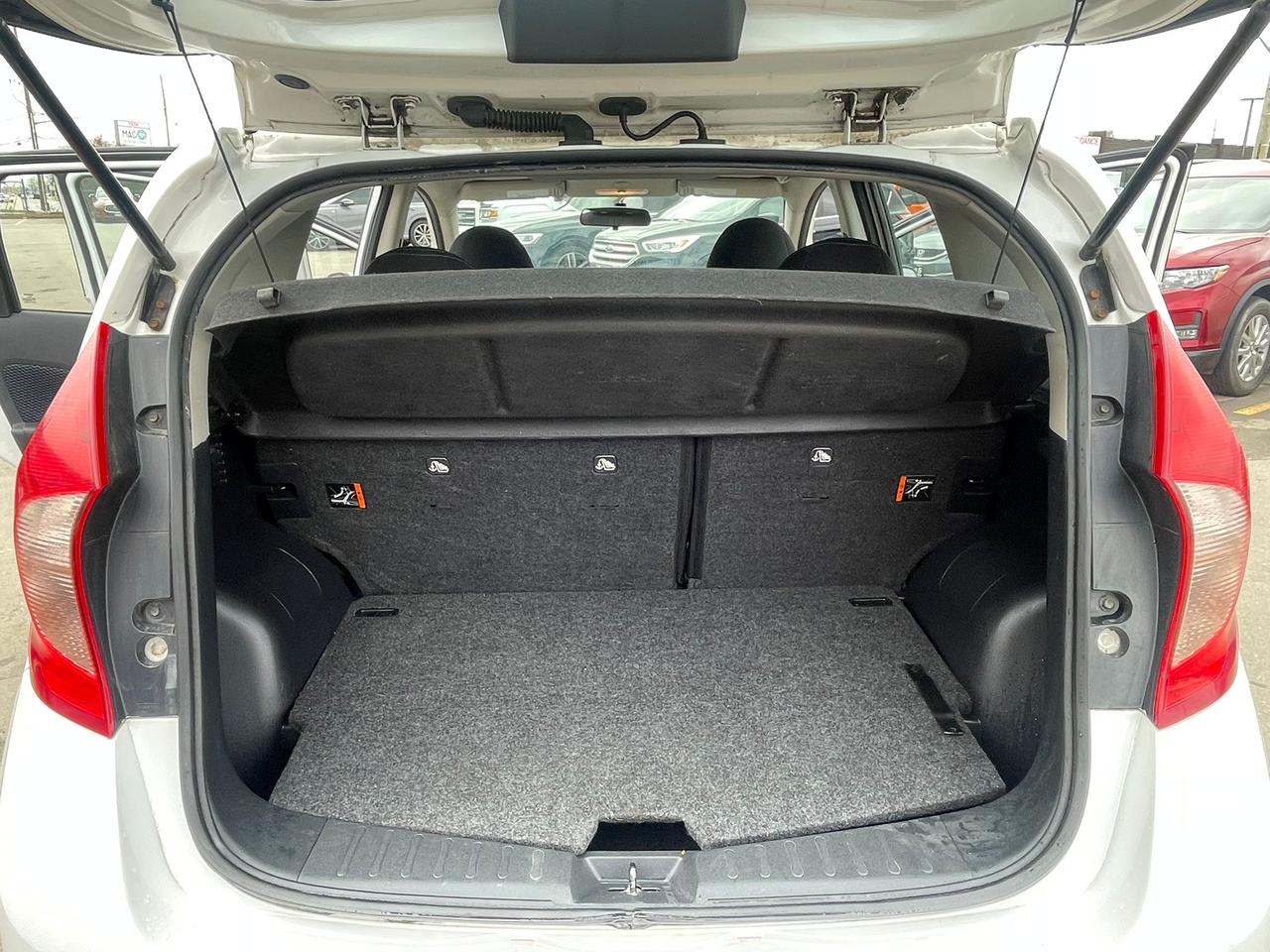 2014 Nissan Versa Note LOW KM NEW TRANSMISTION CAMERA SAFETY CERTRIFED Photo