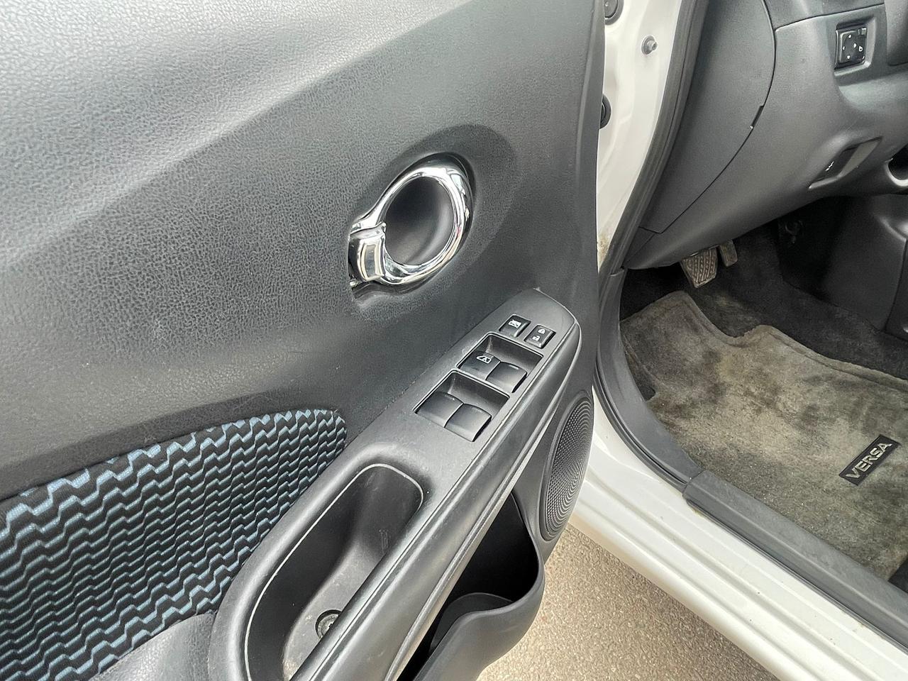 2014 Nissan Versa Note LOW KM NEW TRANSMISTION CAMERA SAFETY CERTRIFED Photo