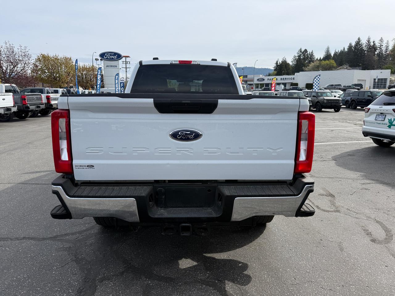 2023 Ford F-350 Super Duty SRW XLT Photo4