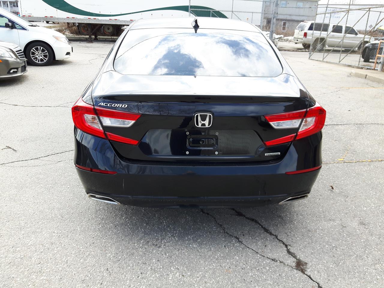 2019 Honda Accord Touring Photo
