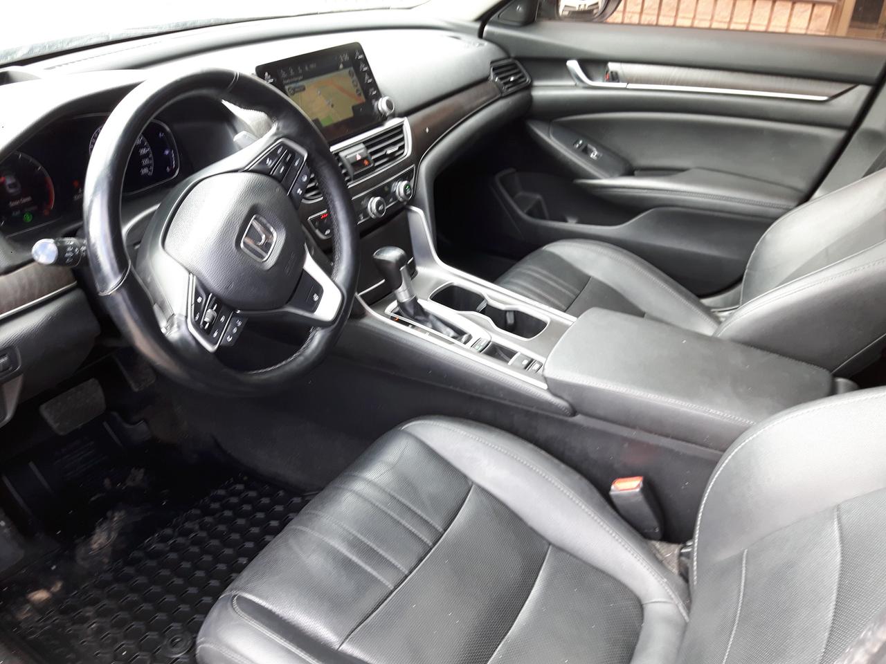 2019 Honda Accord Touring Photo