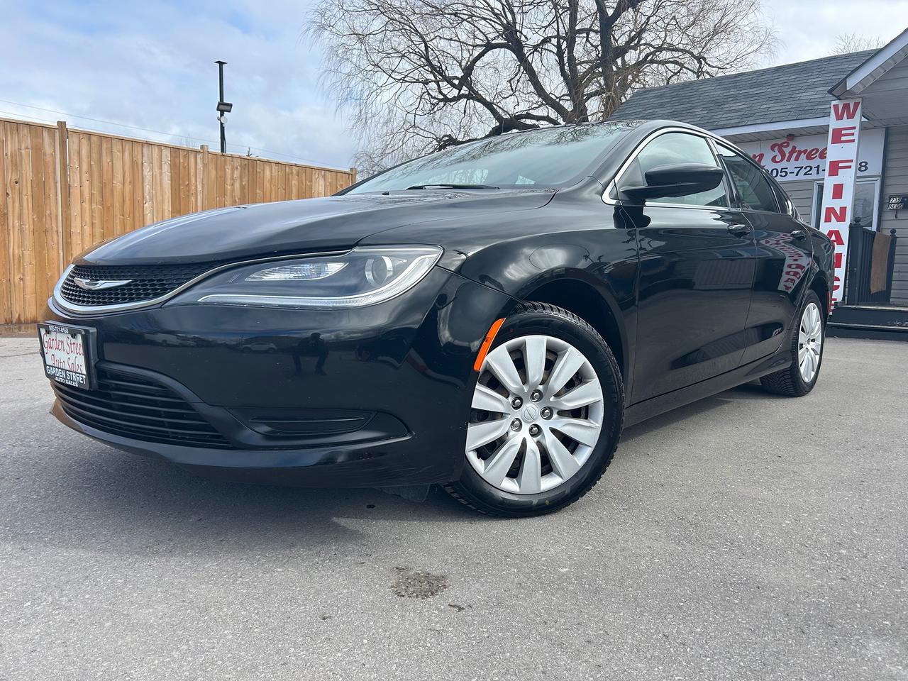 2015 Chrysler 200 LX Photo