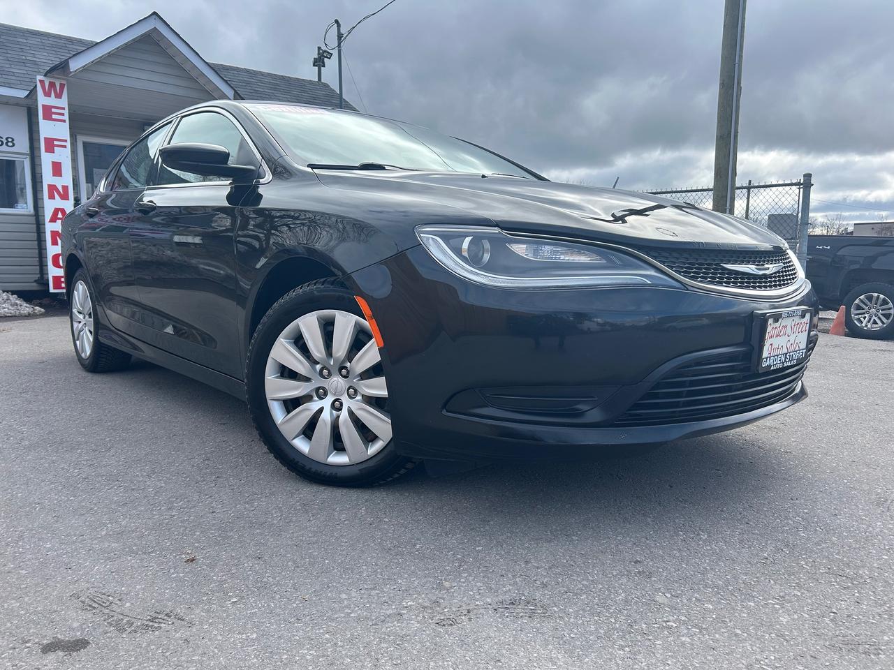 2015 Chrysler 200 LX Photo