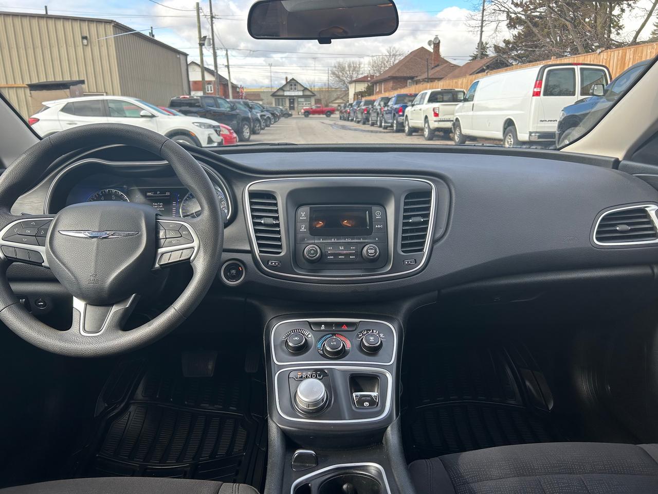 2015 Chrysler 200 LX Photo