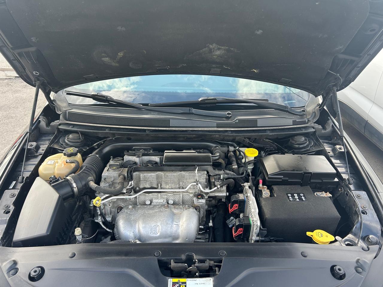 2015 Chrysler 200 LX Photo