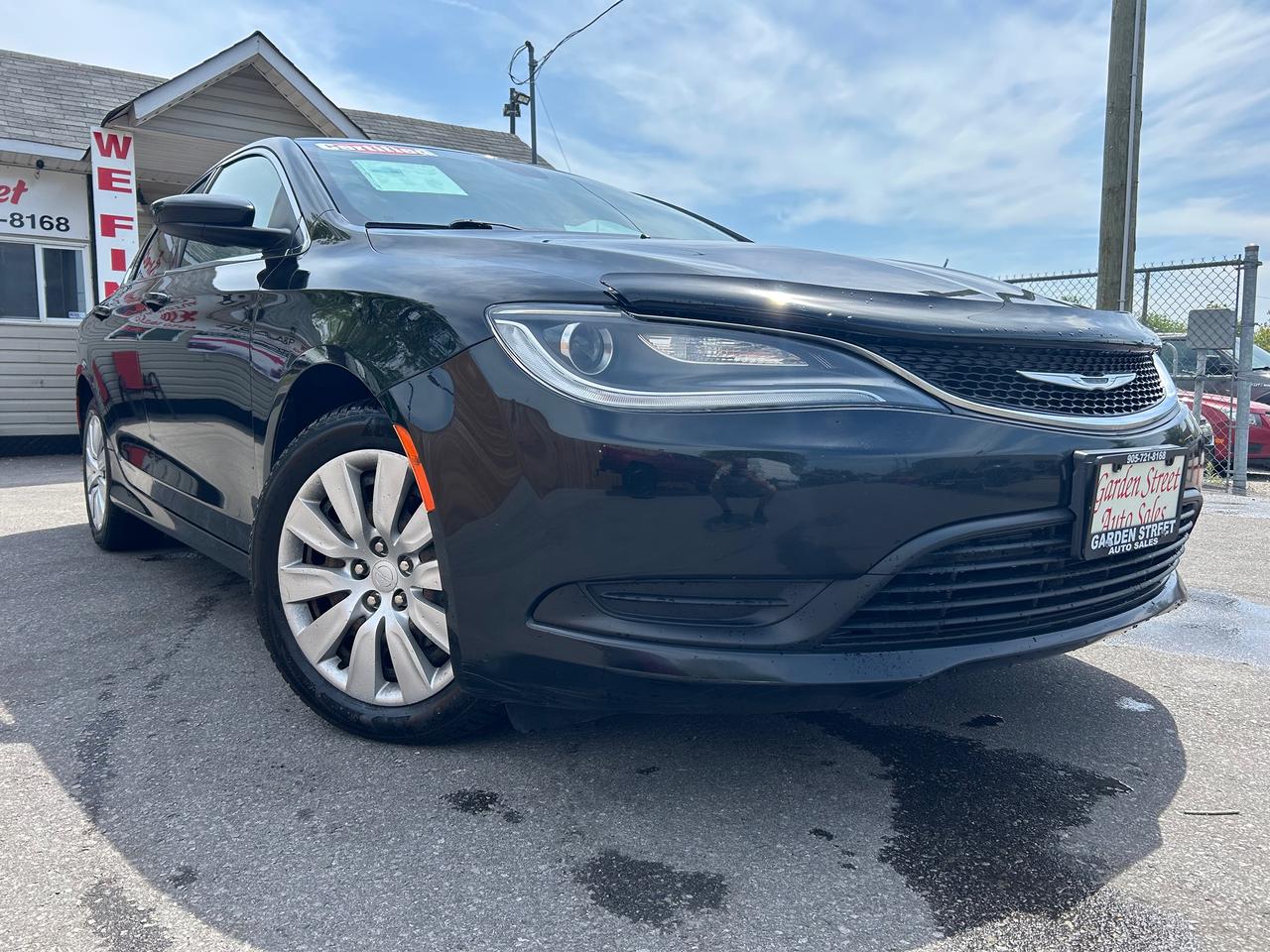 2015 Chrysler 200 LX Photo