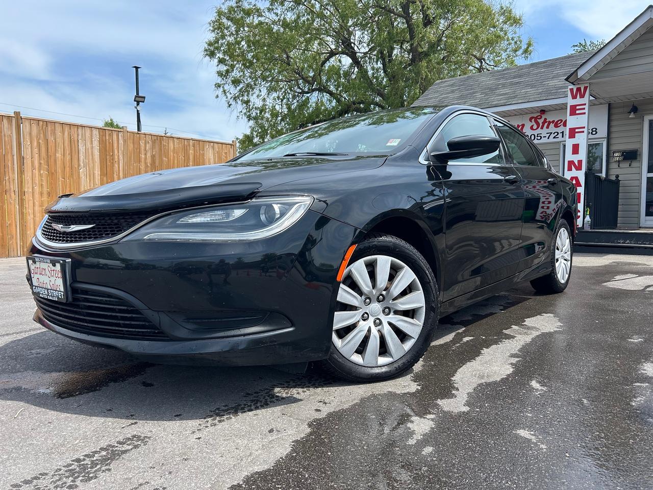 2015 Chrysler 200 LX Photo