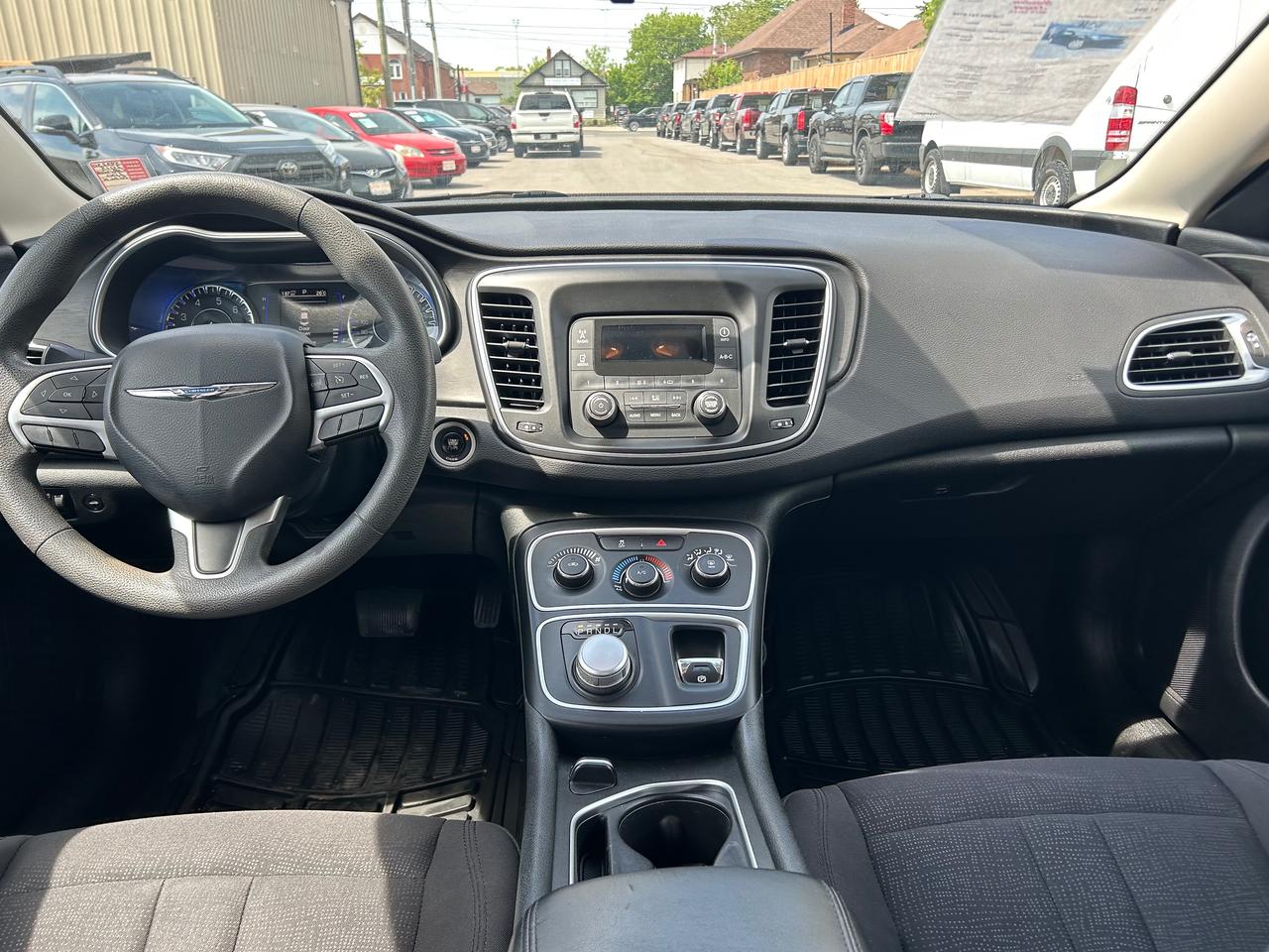 2015 Chrysler 200 LX Photo