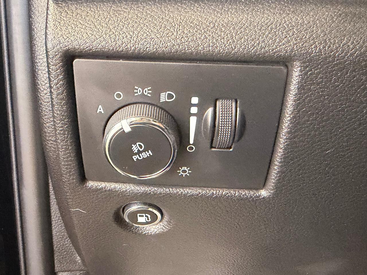 2019 Jeep Grand Cherokee Limited 4x4+Safety Group+Tow PKG+CLEAN CARFAX Photo