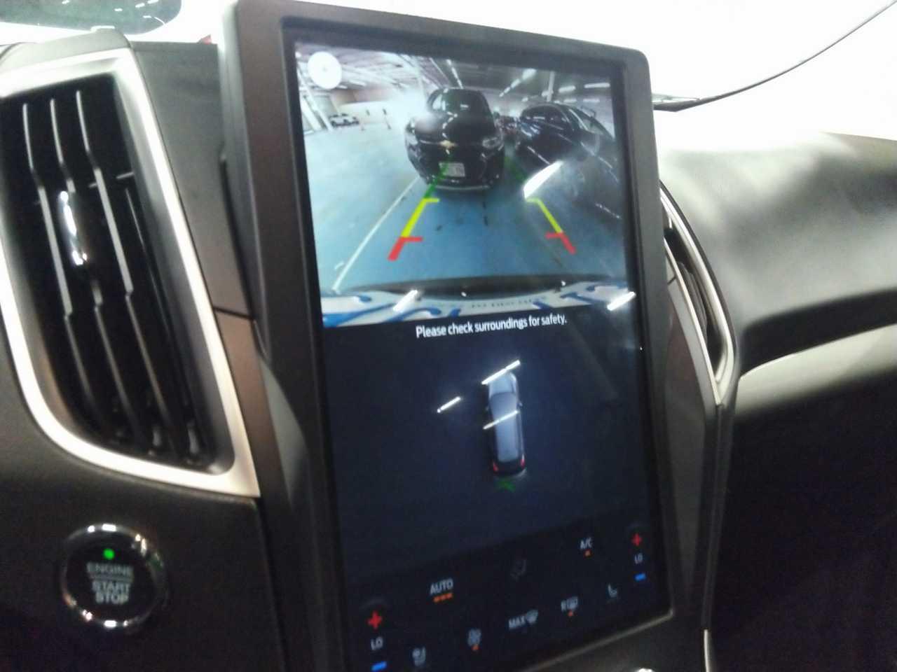 2023 Ford Edge SEL Photo2