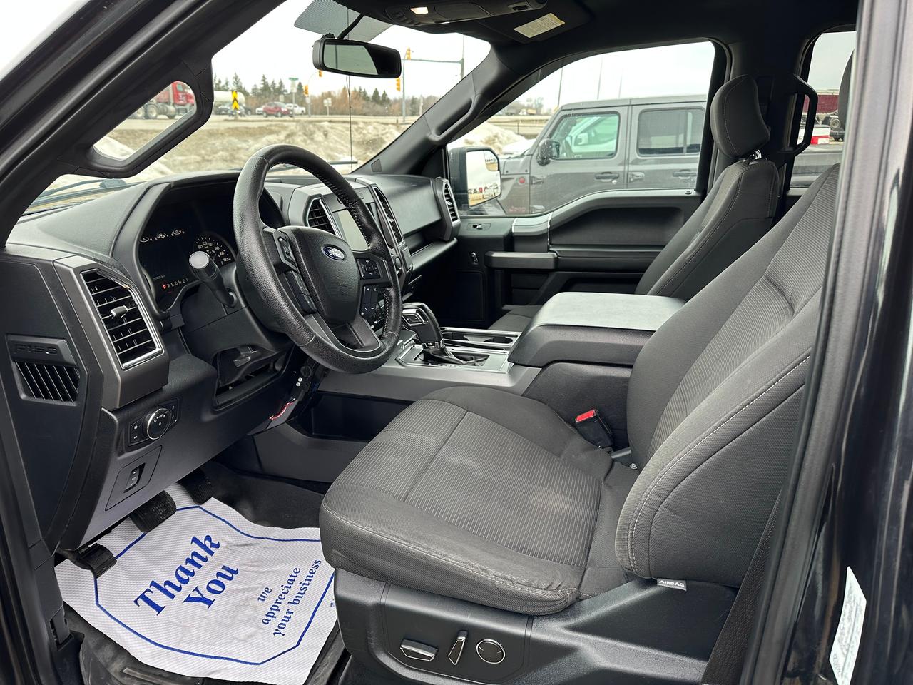 2015 Ford F-150 XLT Photo5