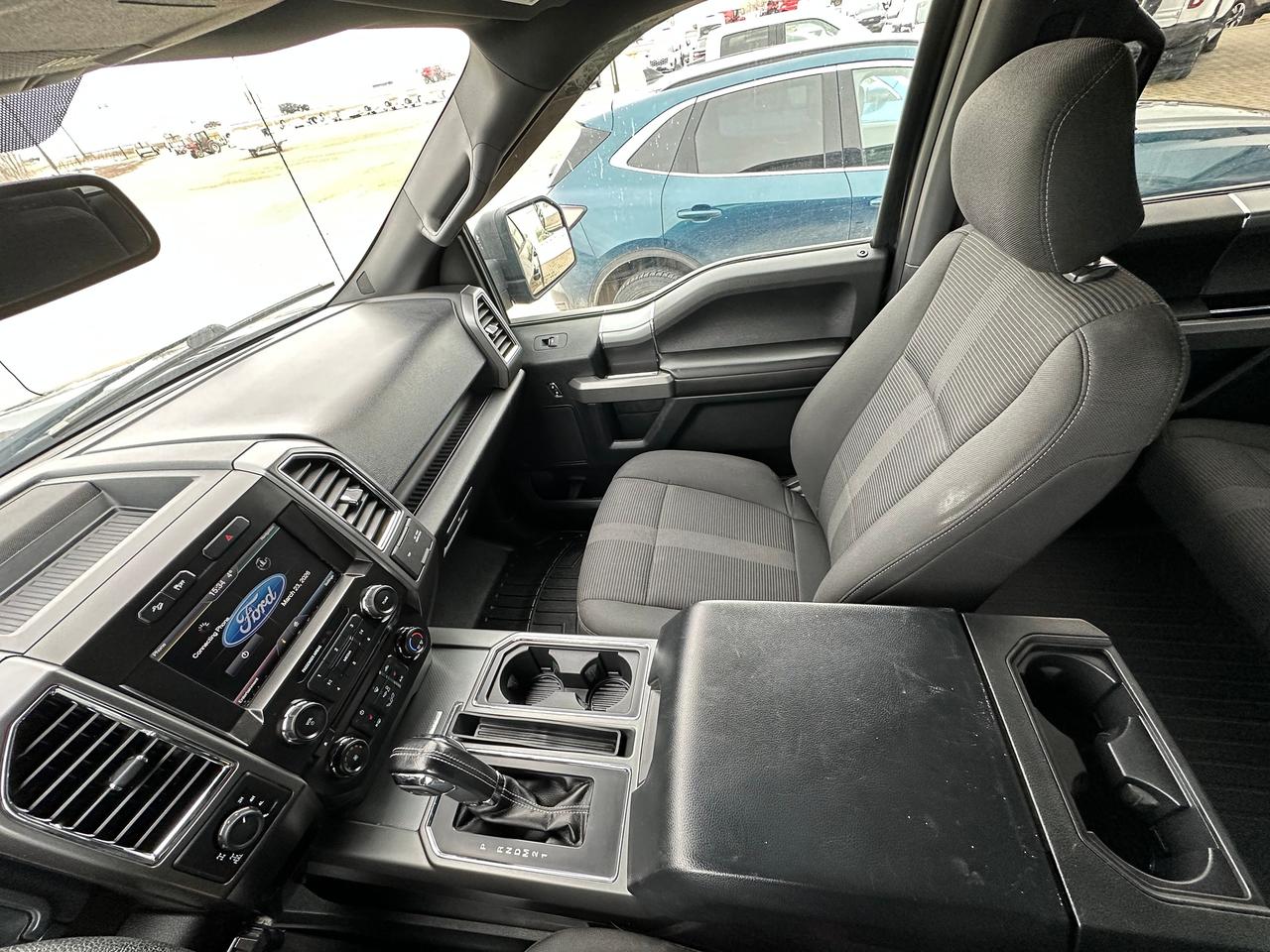 2015 Ford F-150 XLT Photo5