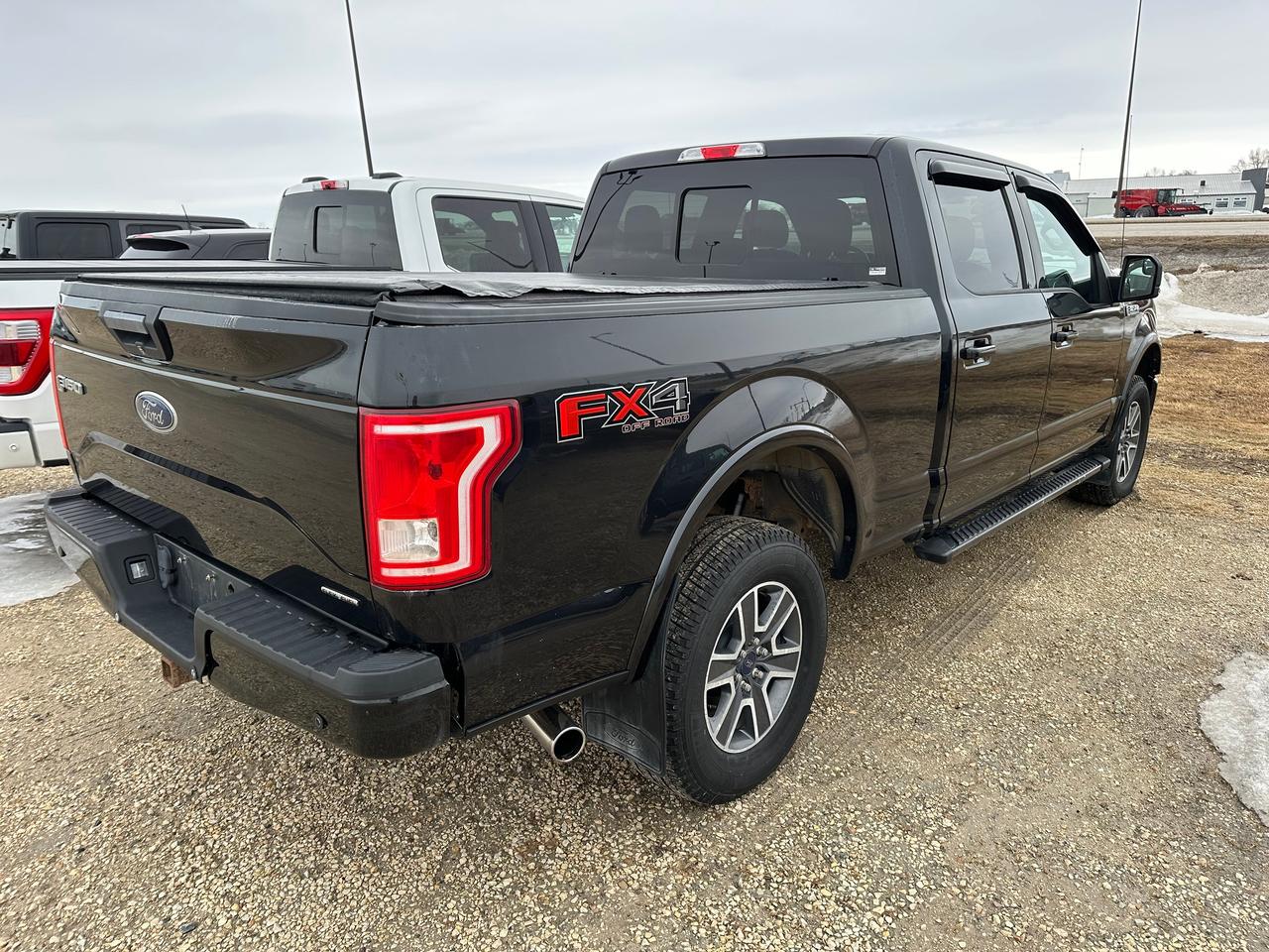 2015 Ford F-150 XLT Photo5